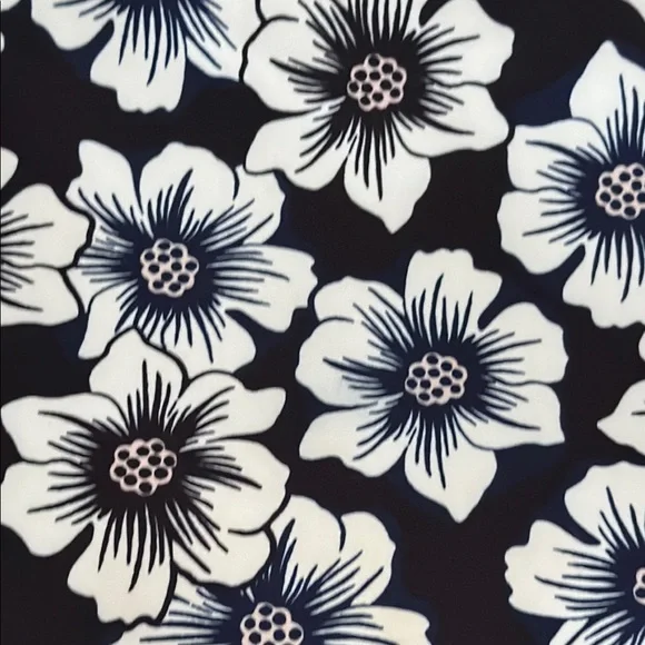 Kate Spade Black and White Floral Laptop Sleeve - Picture 9 of 16